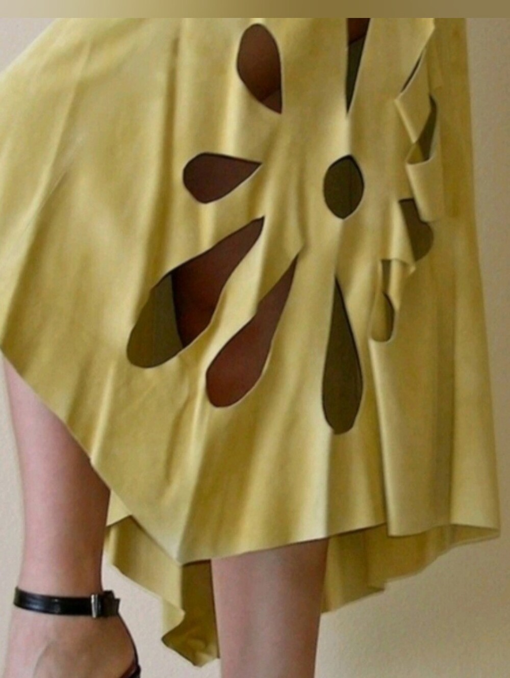 GUCCI BY TOM FORD WRAP SKIRT - Picture 3 of 10